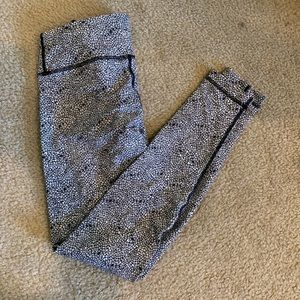 Lulu Lemon Leggings -black/white design